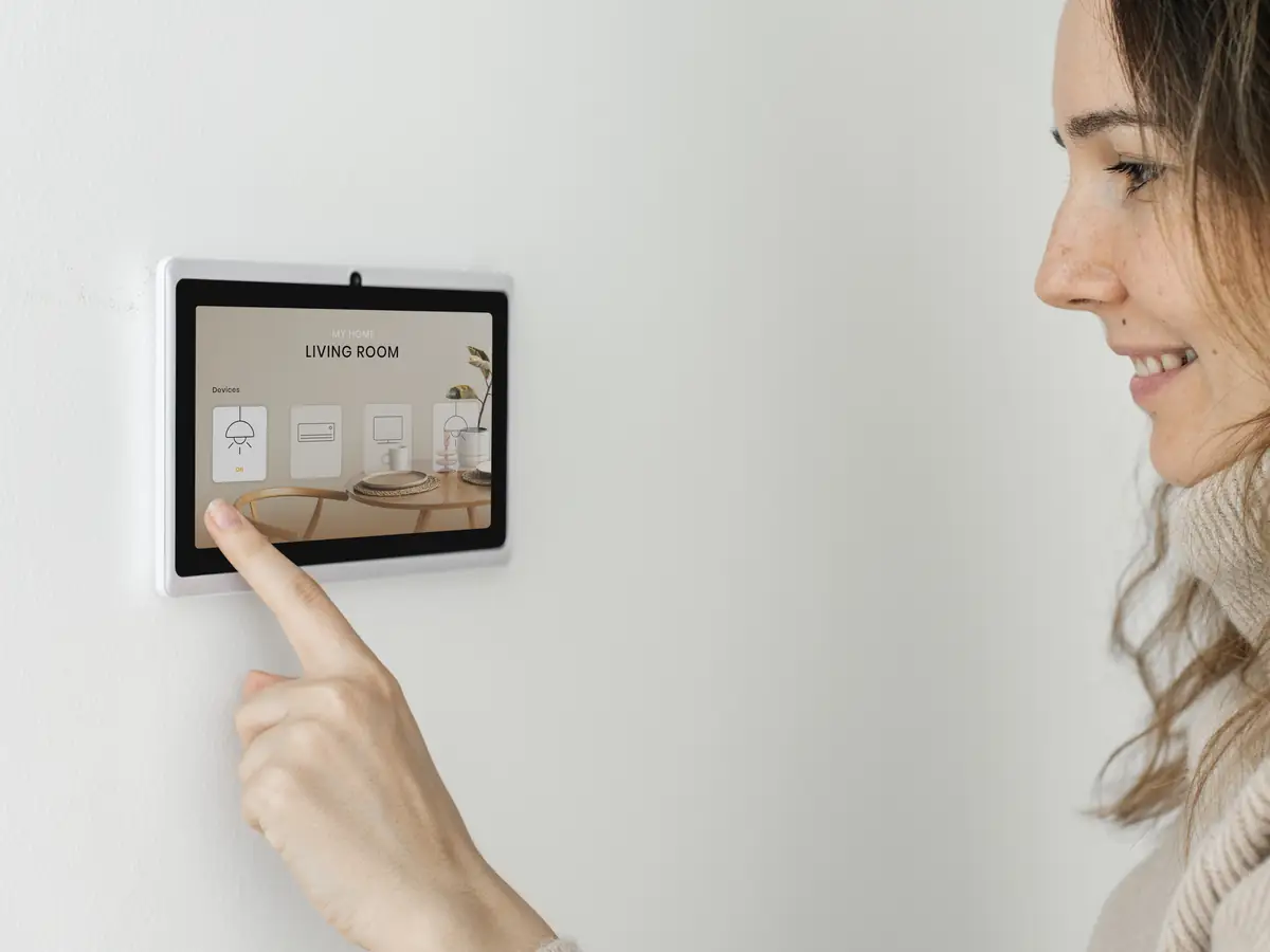 Bedienung eines Smart-Home-Panels